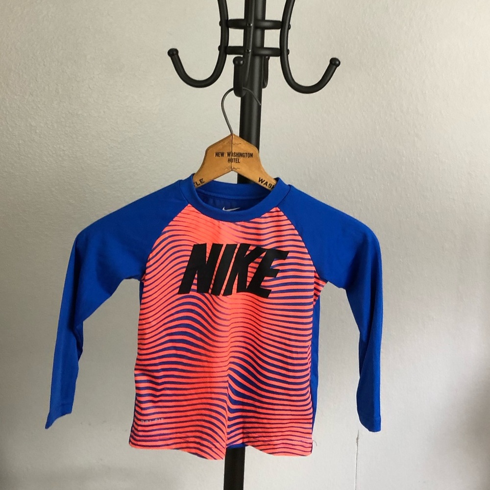 **SOLD** NWT Nike Long Sleeve Athletic Tee